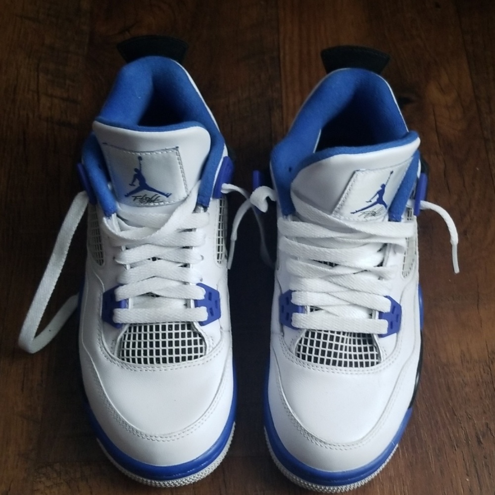 Jordan's Retro 4